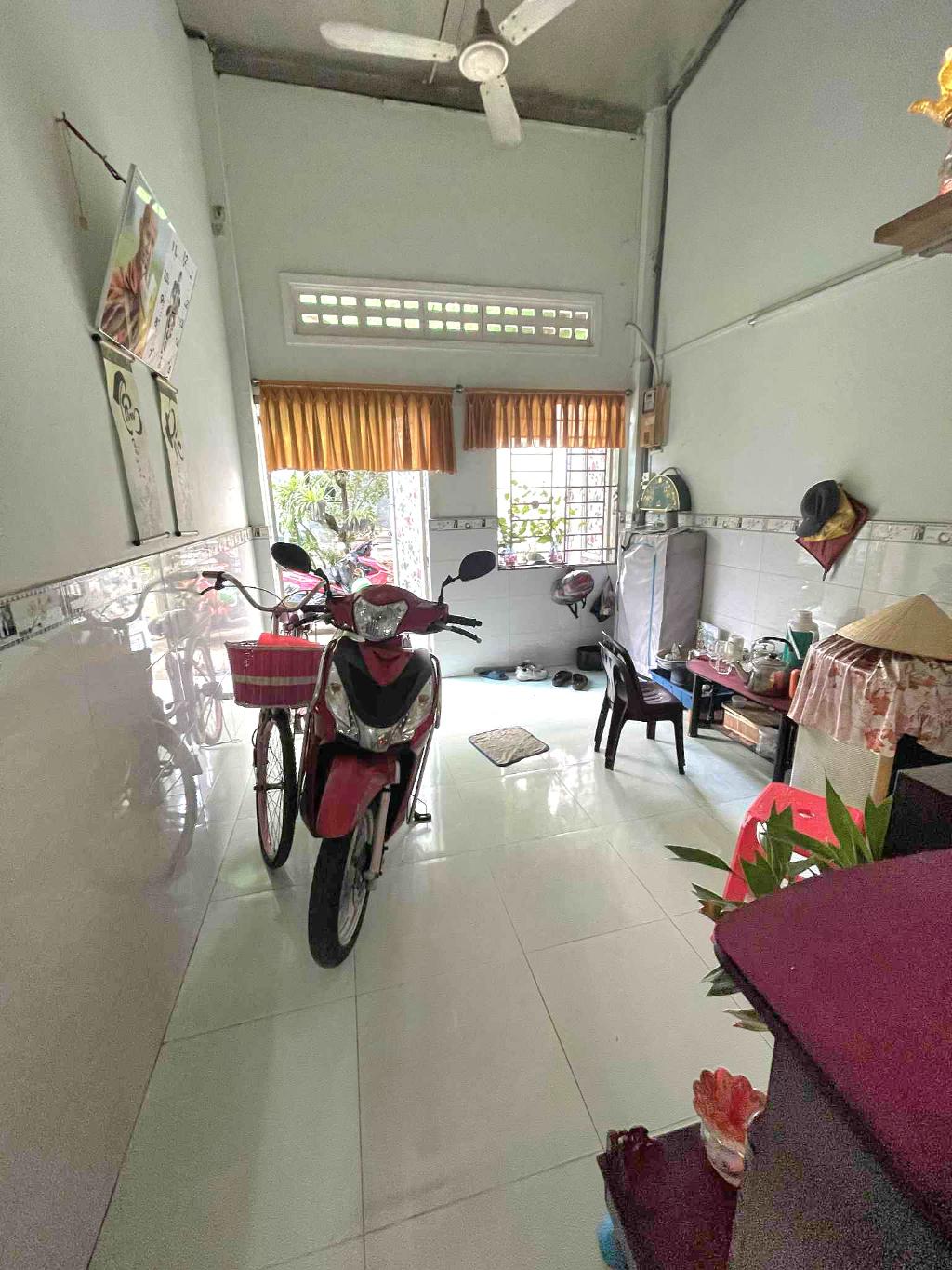 Nhà ở tân phú, gần đại học công thương, siêu thị bigc trường chinh